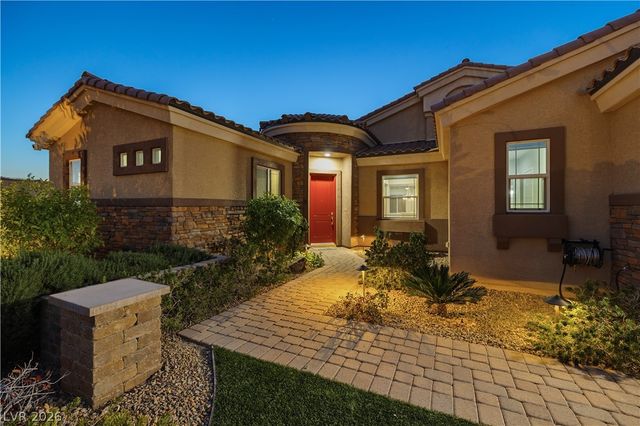 5565 North Grand Canyon Drive, Las Vegas, NV 89149