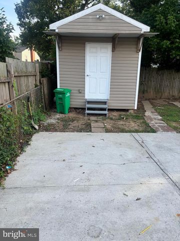 7721 BENDER RD, Landover, MD 20785