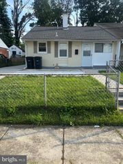 7721 BENDER RD, Landover, MD 20785
