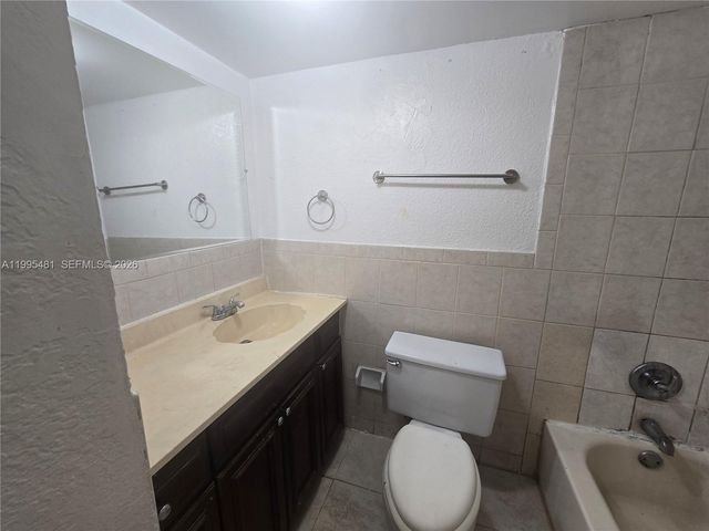 1750 NW 55th Ave 103, Lauderhill, FL 33313