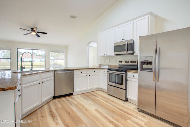 10128 LANCASHIRE Drive, Jacksonville, FL 32219