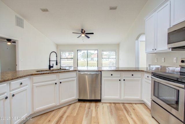 10128 LANCASHIRE Drive, Jacksonville, FL 32219