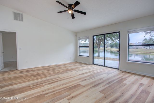 10128 LANCASHIRE Drive, Jacksonville, FL 32219