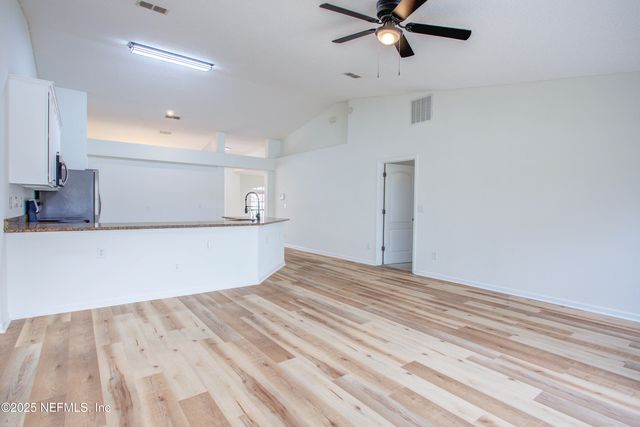 10128 LANCASHIRE Drive, Jacksonville, FL 32219