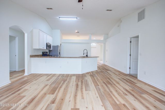 10128 LANCASHIRE Drive, Jacksonville, FL 32219