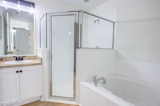 10128 LANCASHIRE Drive, Jacksonville, FL 32219