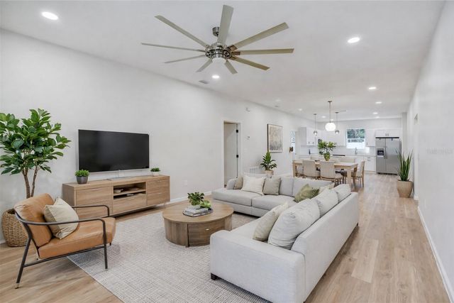 809 E 131ST AVE, Tampa, FL 33612