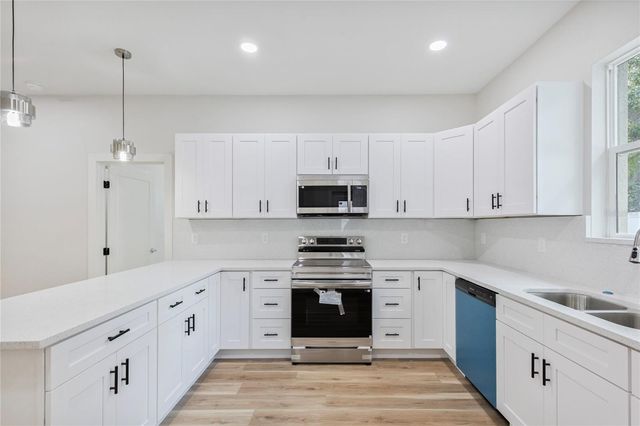 809 E 131ST AVE, Tampa, FL 33612