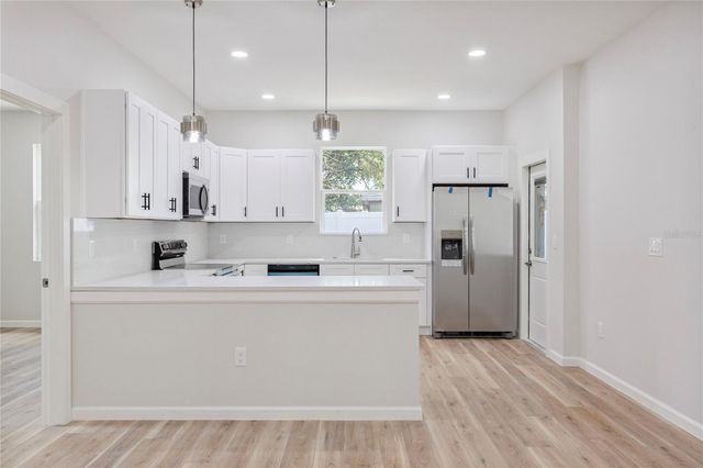 809 E 131ST AVE, Tampa, FL 33612