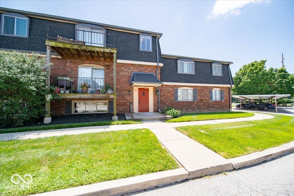 315 Elmead Court 1016, Greenwood, IN 46142