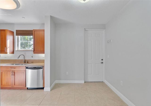 400 SW 14TH Avenue, Fort Lauderdale, FL 33312