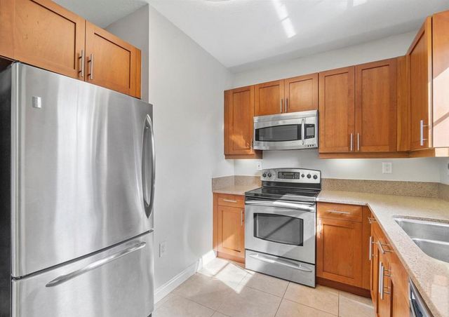 400 SW 14TH Avenue, Fort Lauderdale, FL 33312