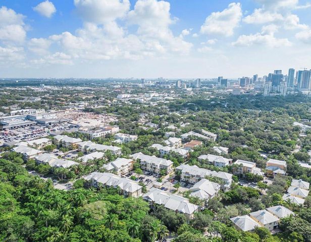 400 SW 14TH Avenue, Fort Lauderdale, FL 33312