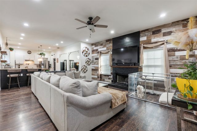 128 Mccrae Lane, Boyd, TX 76023