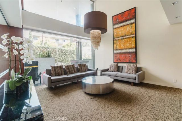 7250 Franklin 1008, Los Angeles, CA 90046