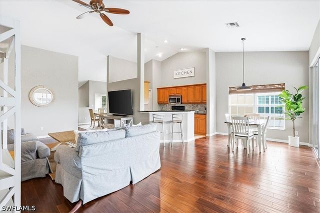 5615 Sherborn DR 201, Naples, FL 34110
