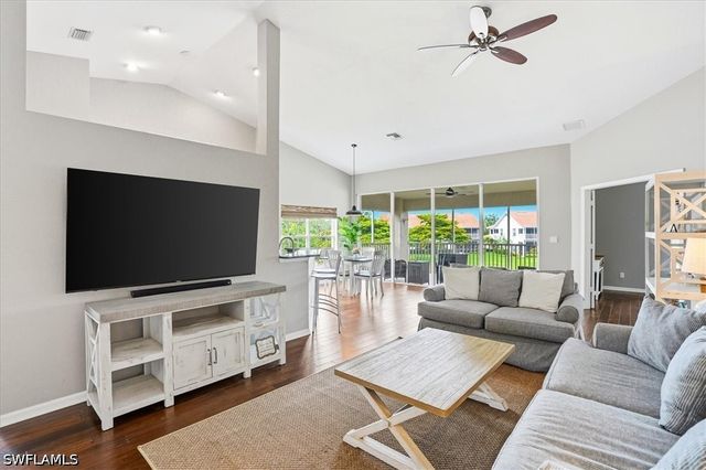 5615 Sherborn DR 201, Naples, FL 34110