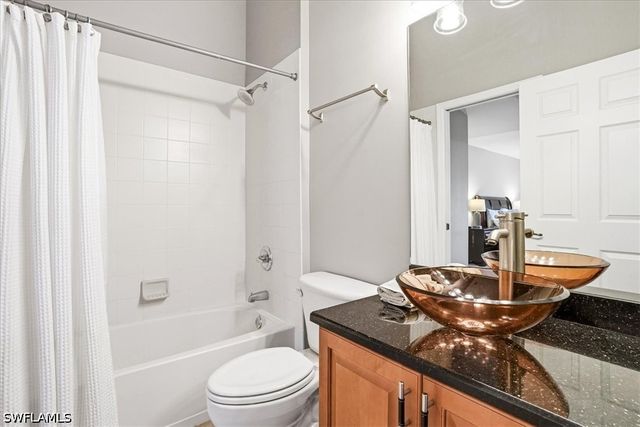 5615 Sherborn DR 201, Naples, FL 34110