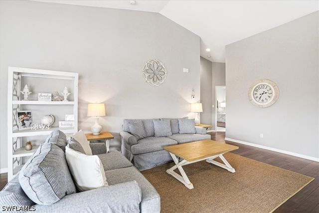 5615 Sherborn DR 201, Naples, FL 34110