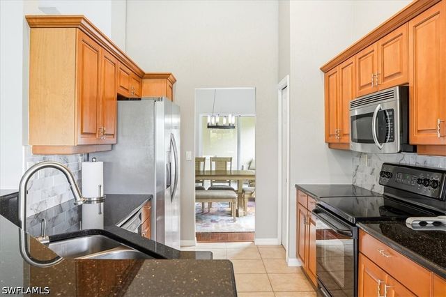 5615 Sherborn DR 201, Naples, FL 34110