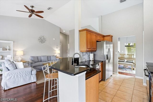 5615 Sherborn DR 201, Naples, FL 34110