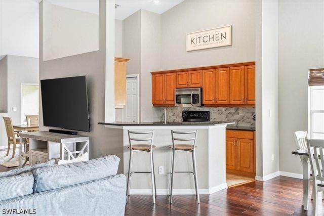5615 Sherborn DR 201, Naples, FL 34110