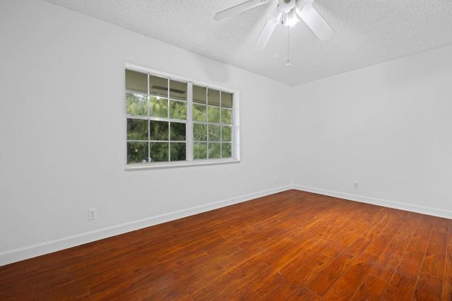 7503 Kimberly Boulevard 142, North Lauderdale, FL 33068