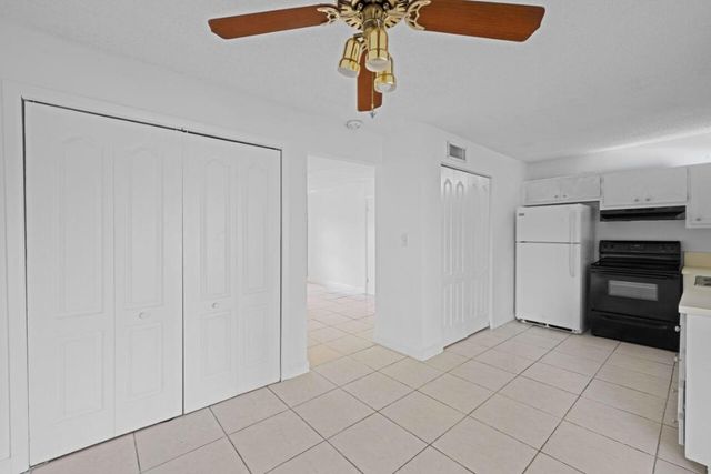 7503 Kimberly Boulevard 142, North Lauderdale, FL 33068