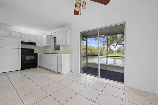 7503 Kimberly Boulevard 142, North Lauderdale, FL 33068