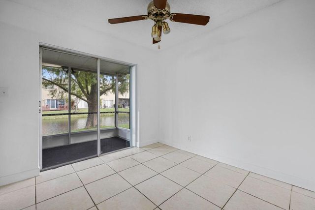 7503 Kimberly Boulevard 142, North Lauderdale, FL 33068
