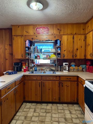 1600 Old Huntsville Highway, Arab, AL 35613