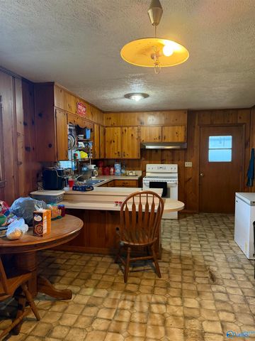 1600 Old Huntsville Highway, Arab, AL 35613