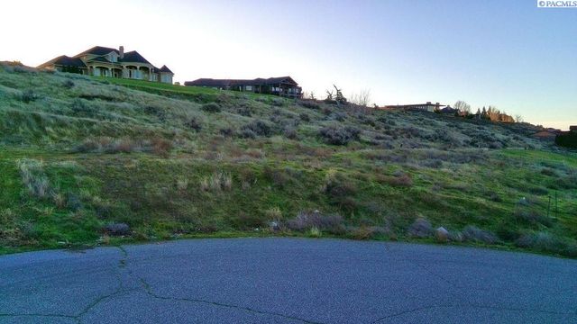 Nka, Pasco, WA 99301