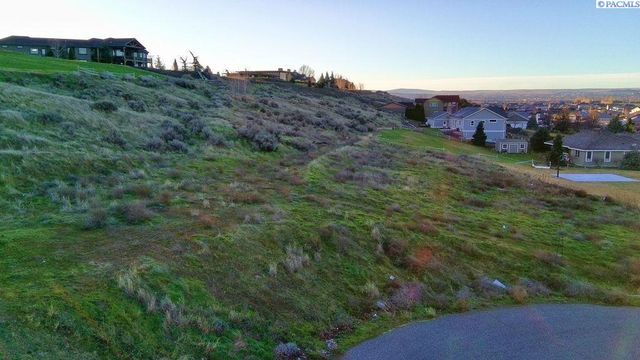 Nka, Pasco, WA 99301