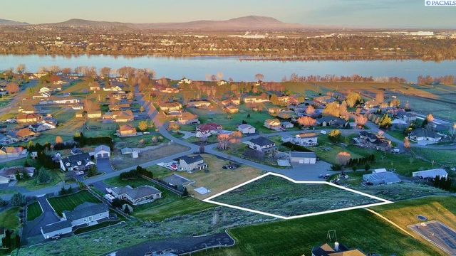 Nka, Pasco, WA 99301