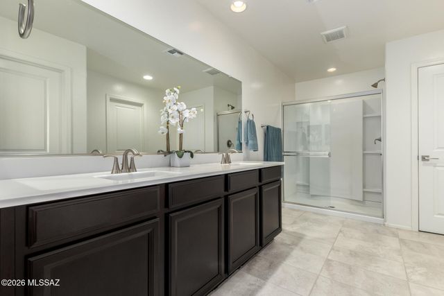 911 E Prairie Field Lane, Sahuarita, AZ 85629