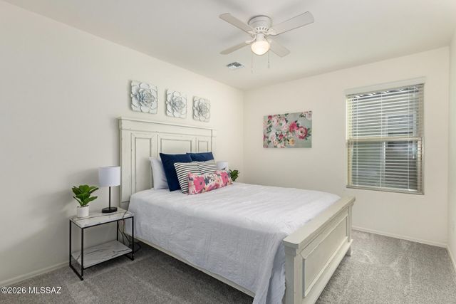 911 E Prairie Field Lane, Sahuarita, AZ 85629