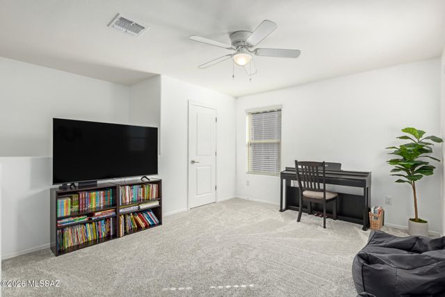 911 E Prairie Field Lane, Sahuarita, AZ 85629