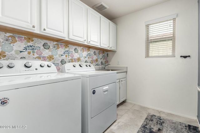 911 E Prairie Field Lane, Sahuarita, AZ 85629