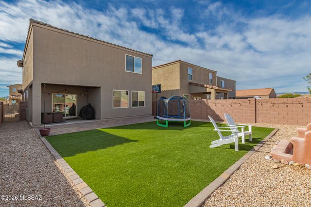 911 E Prairie Field Lane, Sahuarita, AZ 85629