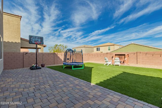 911 E Prairie Field Lane, Sahuarita, AZ 85629