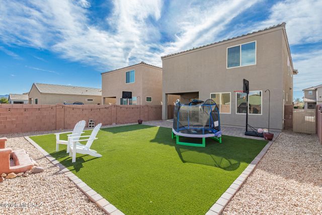 911 E Prairie Field Lane, Sahuarita, AZ 85629