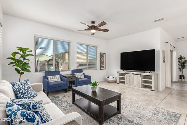 911 E Prairie Field Lane, Sahuarita, AZ 85629