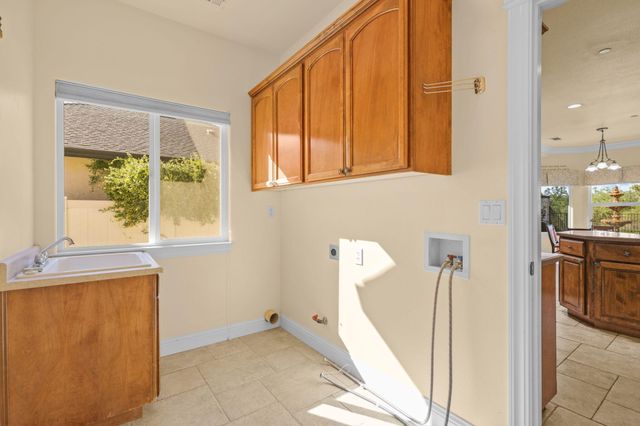 2110 Cadjew Street, Redding, CA 96003