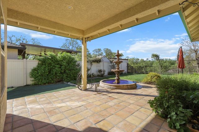 2110 Cadjew Street, Redding, CA 96003