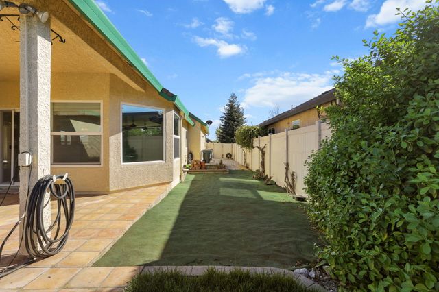 2110 Cadjew Street, Redding, CA 96003