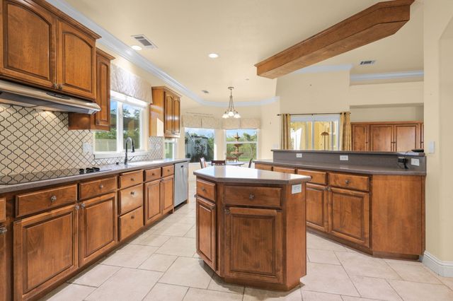 2110 Cadjew Street, Redding, CA 96003