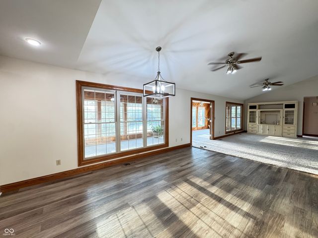 655 Whittier Drive, Seymour, IN 47274