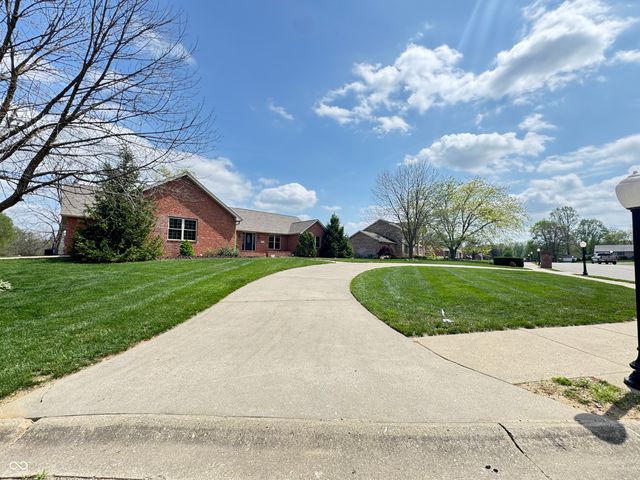 655 Whittier Drive, Seymour, IN 47274