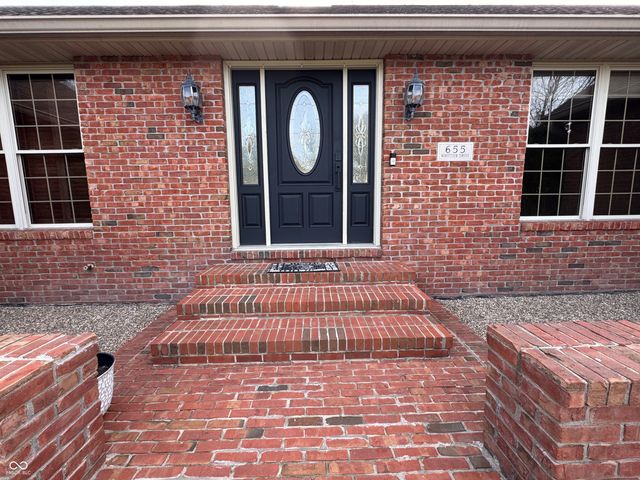 655 Whittier Drive, Seymour, IN 47274